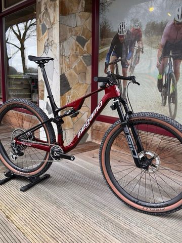 Used Megamo Track Flight Attendant / XX 2025 Mountainbike, Red — image 3 of 9
