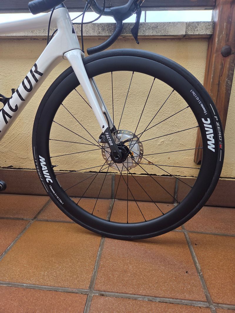 Used Factor O2 2023 2023 Road & Gravel, White — image 5 of 19
