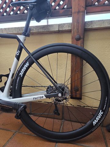 Used Factor O2 2023 2023 Road & Gravel, White — image 12 of 19