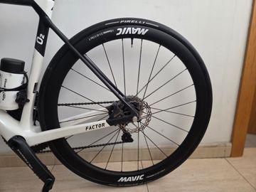 Used Factor O2 2023 2023 Road & Gravel, White — image 14 of 19