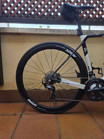 Used Factor O2 2023 2023 Road & Gravel