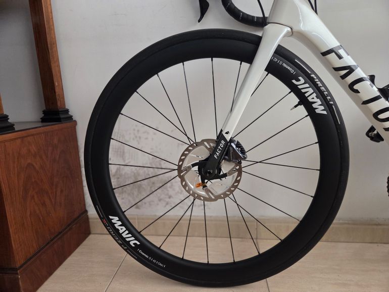 Used Factor O2 2023 2023 Road & Gravel, White — image 16 of 19
