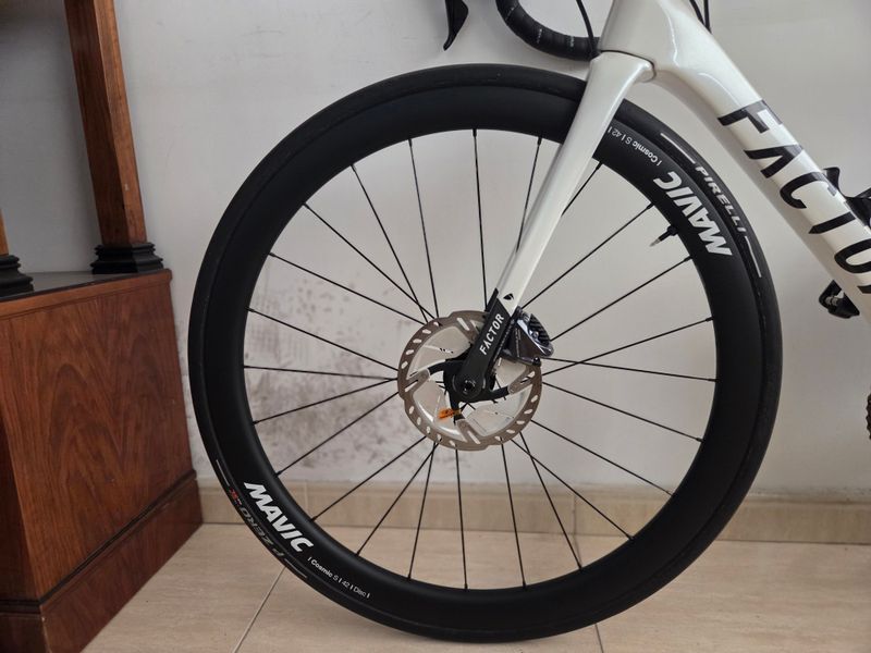 Used Factor O2 2023 2023 Road & Gravel, White — image 16 of 19