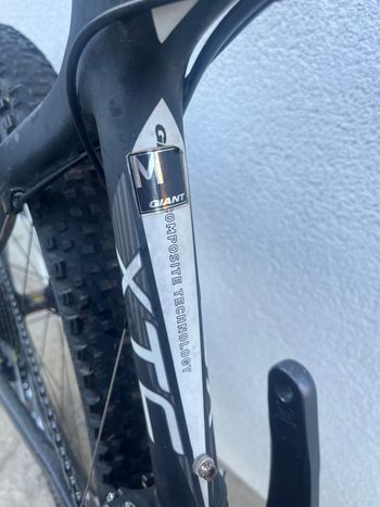 Gebrauchtes Giant Xtc composite 26er 2011 Mountainbike, Schwarz — Bild 2 von 4