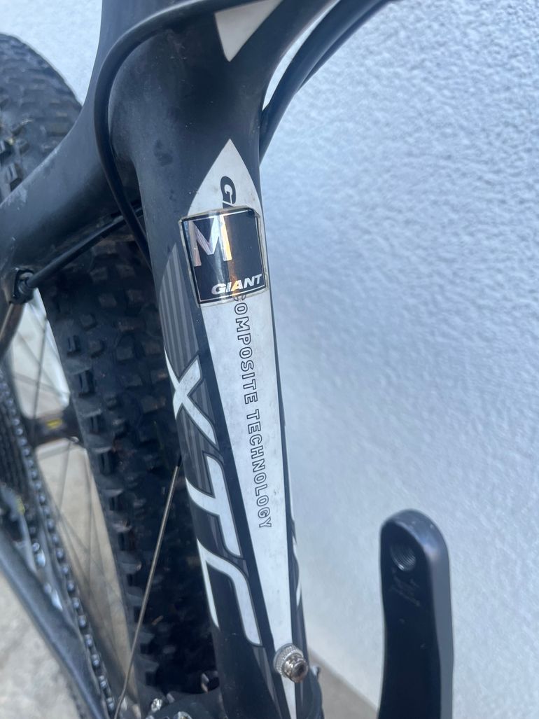 Gebrauchtes Giant Xtc composite 26er 2011 Mountainbike, Schwarz — Bild 2 von 4