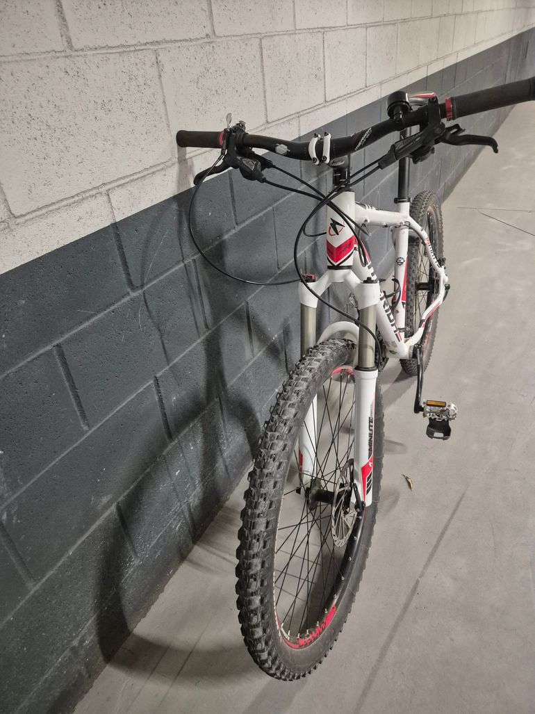 Used Merida Matts 2013 Mountainbike, White — image 4 of 10