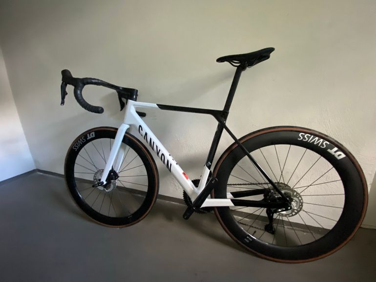 Canyon Ultimate CF SL 8 Aero used in M | buycycle