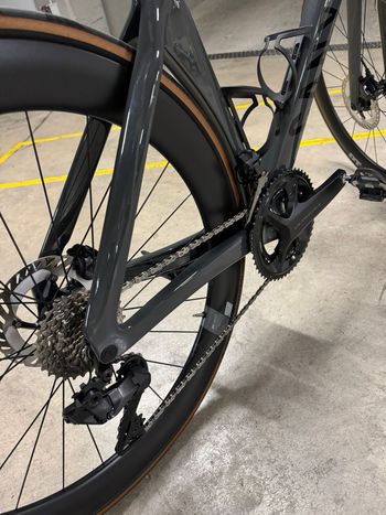 Brugt Canyon Aeroad CF SLX 8 Di2 2024 2024 Road & Gravel — billede 3 af 4
