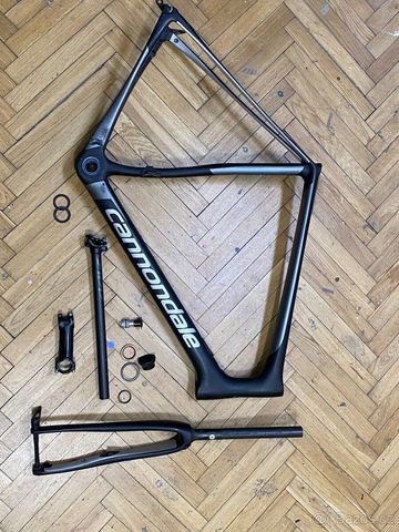 Tweedehands Cannondale Synapse Carbon Disc RED eTap 2018 Frameset 2018 Road & Gravel — afbeelding 2 van 5