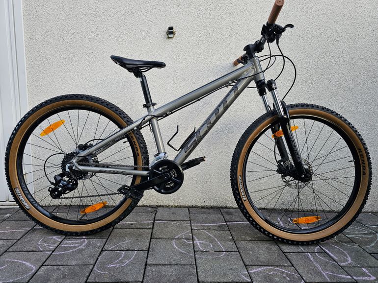 Used Scott Roxter 26 disc 2021 2021 Mountainbike, Light Gray, 26 — image 1 of 9