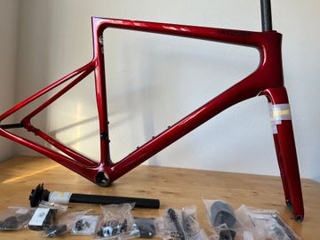 Used Cannondale SuperSix EVO Hi-MOD Disc frameset Frameset 2022 Road & Gravel, Red — image 11 of 45
