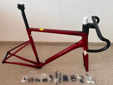 Used Cannondale SuperSix EVO Hi-MOD Disc frameset Frameset 2022 Road & Gravel, Red — image 30 of 45