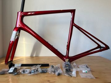 Used Cannondale SuperSix EVO Hi-MOD Disc frameset Frameset 2022 Road & Gravel, Red — image 5 of 45