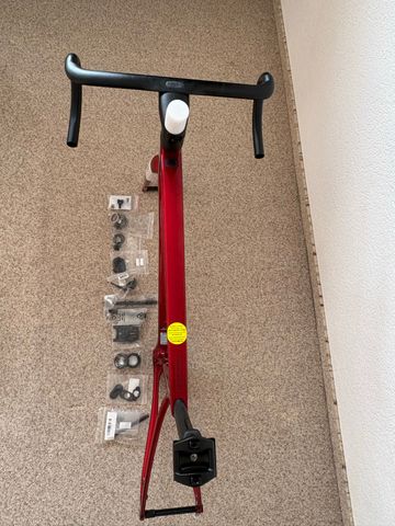 Used Cannondale SuperSix EVO Hi-MOD Disc frameset Frameset 2022 Road & Gravel, Red — image 41 of 45
