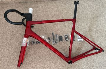Used Cannondale SuperSix EVO Hi-MOD Disc frameset Frameset 2022 Road & Gravel, Red — image 25 of 45