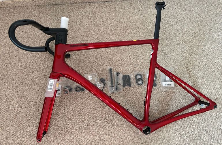 Tweedehands Cannondale SuperSix EVO Hi-MOD Disc frameset Frameset 2022 Road & Gravel — afbeelding 25 van 45