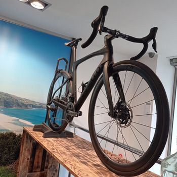 Used Pinarello Prince SRAM Force eTap AXS 2022 Road & Gravel, Black — image 3 of 3