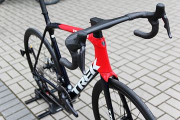 Used Trek Émonda SLR 7 2022 Road & Gravel, Red — image 5 of 6