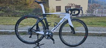 Pinarello, Dogma F Rim 2023