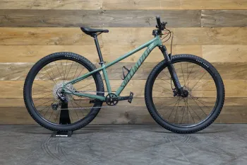Used Specialized Rockhopper Expert 29 2022 Mountainbike, Green — image 1 of 3
