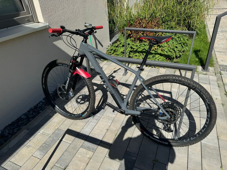 Used CUBE REACTION C:62 SL 2021 Mountainbike, Light Gray — image 2 of 6