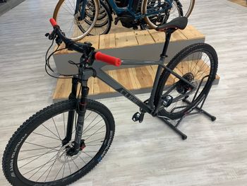 Used CUBE REACTION C:62 SL 2021 Mountainbike, Light Gray — image 1 of 6