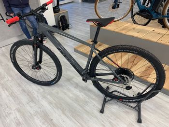 Used CUBE REACTION C:62 SL 2021 Mountainbike, Light Gray — image 3 of 6