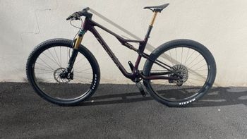 Used Orbea OIZ M-TEAM AXS 2024 2024 Mountainbike, Red, 29 — image 4 of 4