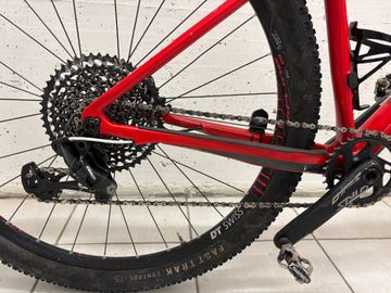 Used Focus RAVEN Lite 2018 2018 Mountainbike, Red, 29 — image 3 of 5