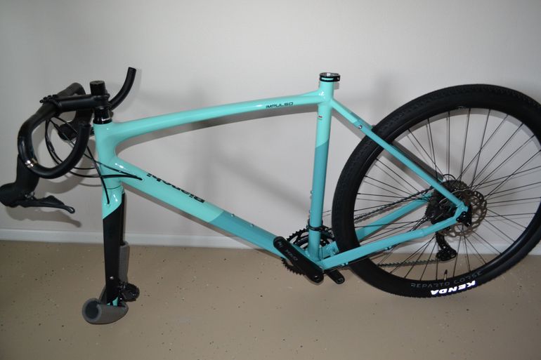 Used Bianchi Impulso Allroad GRX 600 2024 2024 Road & Gravel, Green — image 1 of 9