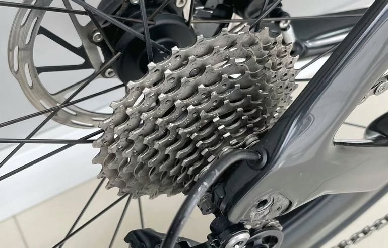 Canyon Speedmax CF 8 DISC 2023 Road & Gravel usato, Nero — immagine 10 di 11
