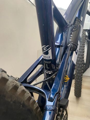 Used GT Force Carbon Pro LE 2022 2022 Mountainbike, Blue, 29 — image 10 of 13