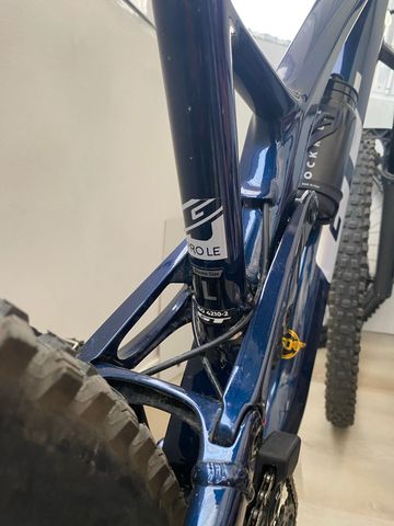 Used GT Force Carbon Pro LE 2022 2022 Mountainbike, Blue, 29 — image 10 of 13