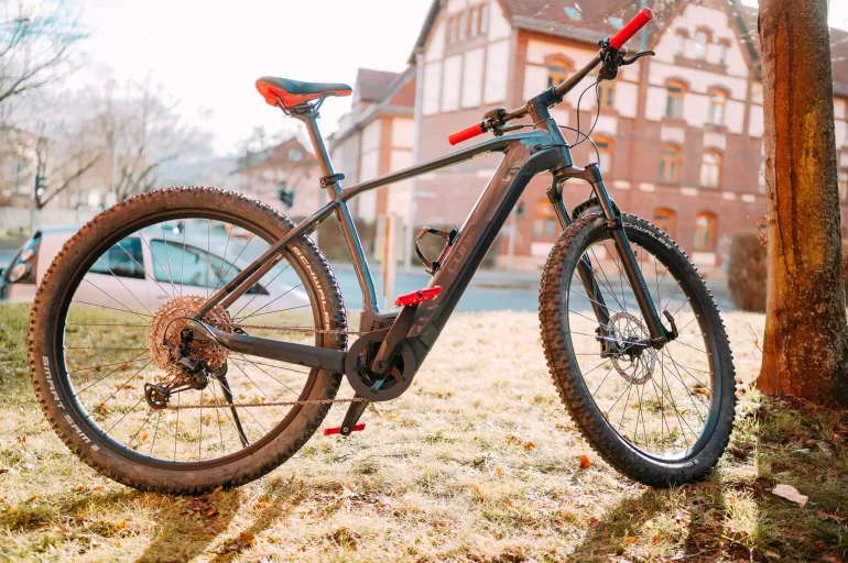 Used CUBE REACTION HYBRID RACE 625 2021 Mountainbike, Light Gray — image 1 of 7