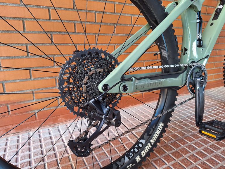 Used YT Industries Izzo CORE 3 29 2022 2022 Mountainbike, Green, 29 — image 9 of 11