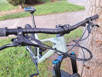 Used YT Industries Izzo CORE 3 29 2022 2022 Mountainbike, Green, 29 — image 4 of 11