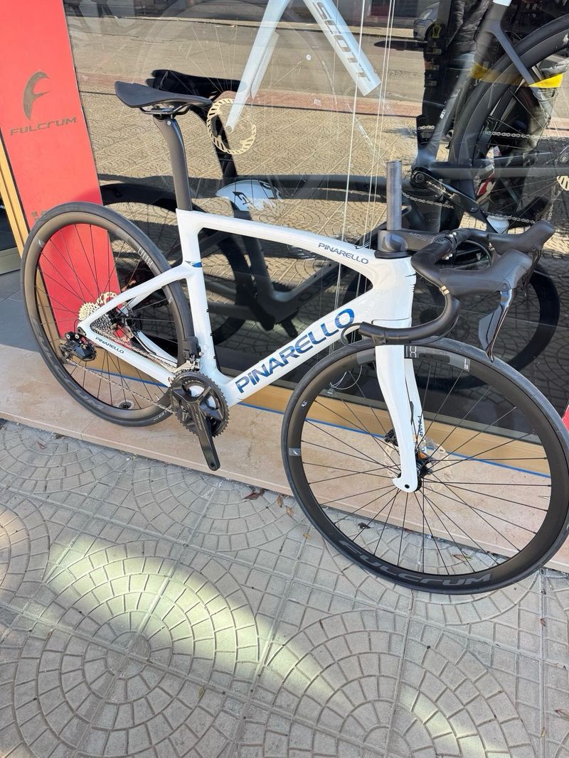 Używany Pinarello F5 105 Di2 2023 2023 Road & Gravel