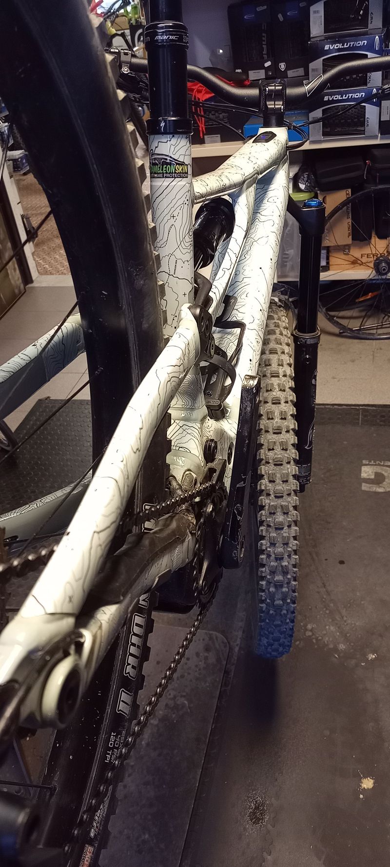 Used Specialized Turbo Levo Comp 2021 2021 Mountainbike, White, 29 — image 7 of 7