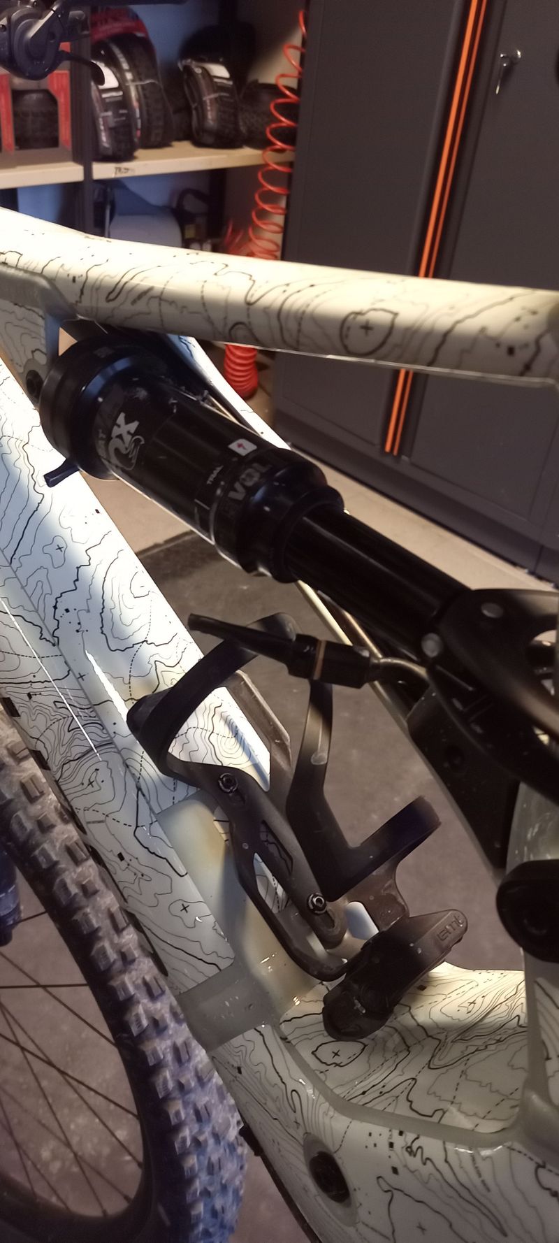 Used Specialized Turbo Levo Comp 2021 2021 Mountainbike, White, 29 — image 4 of 7