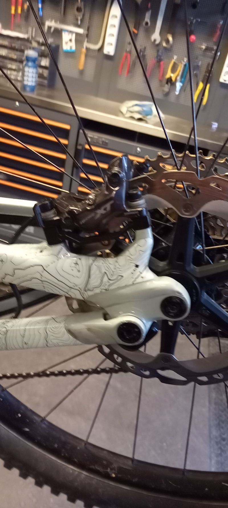Used Specialized Turbo Levo Comp 2021 2021 Mountainbike, White, 29 — image 5 of 7