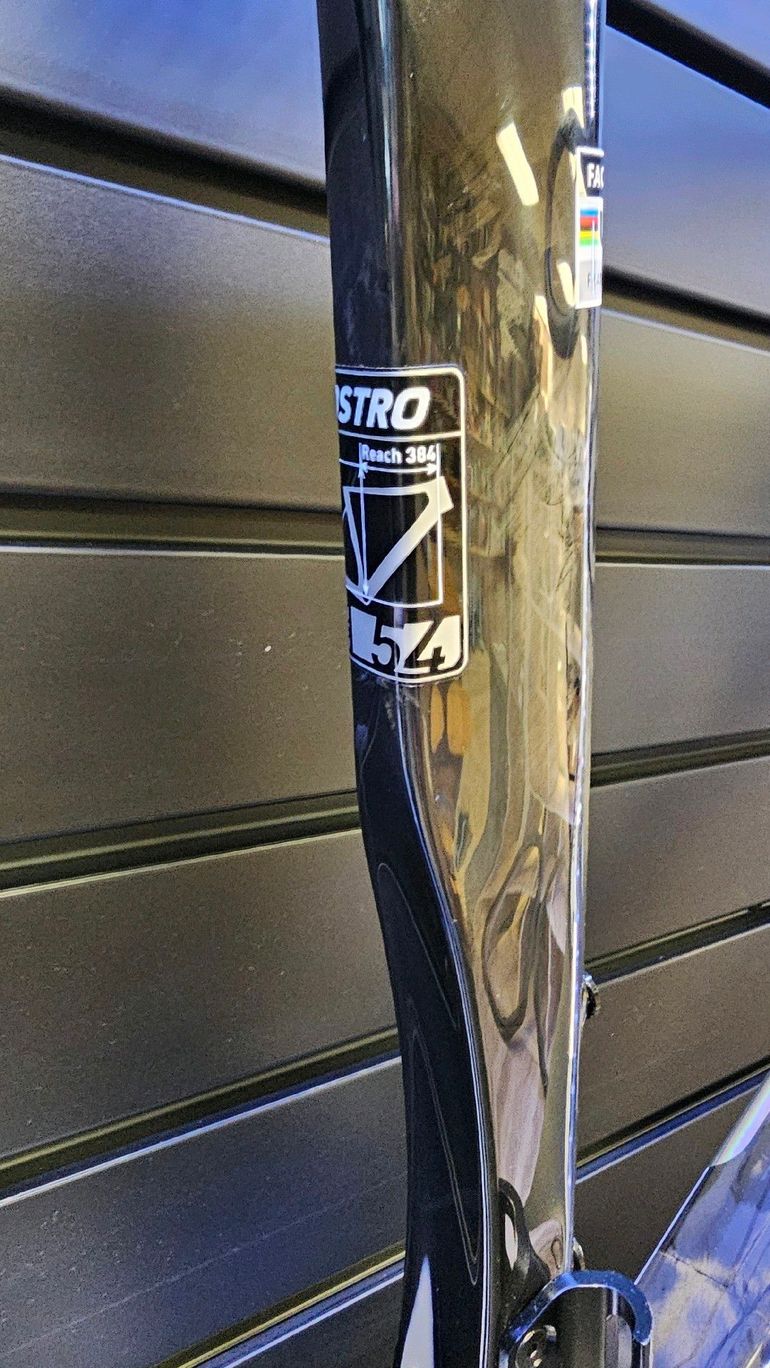 Used Factor Ostro Vam 2 2024 Road & Gravel — image 2 of 7