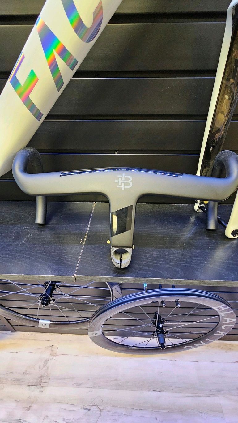 Used Factor Ostro Vam 2 2024 Road & Gravel — image 3 of 7