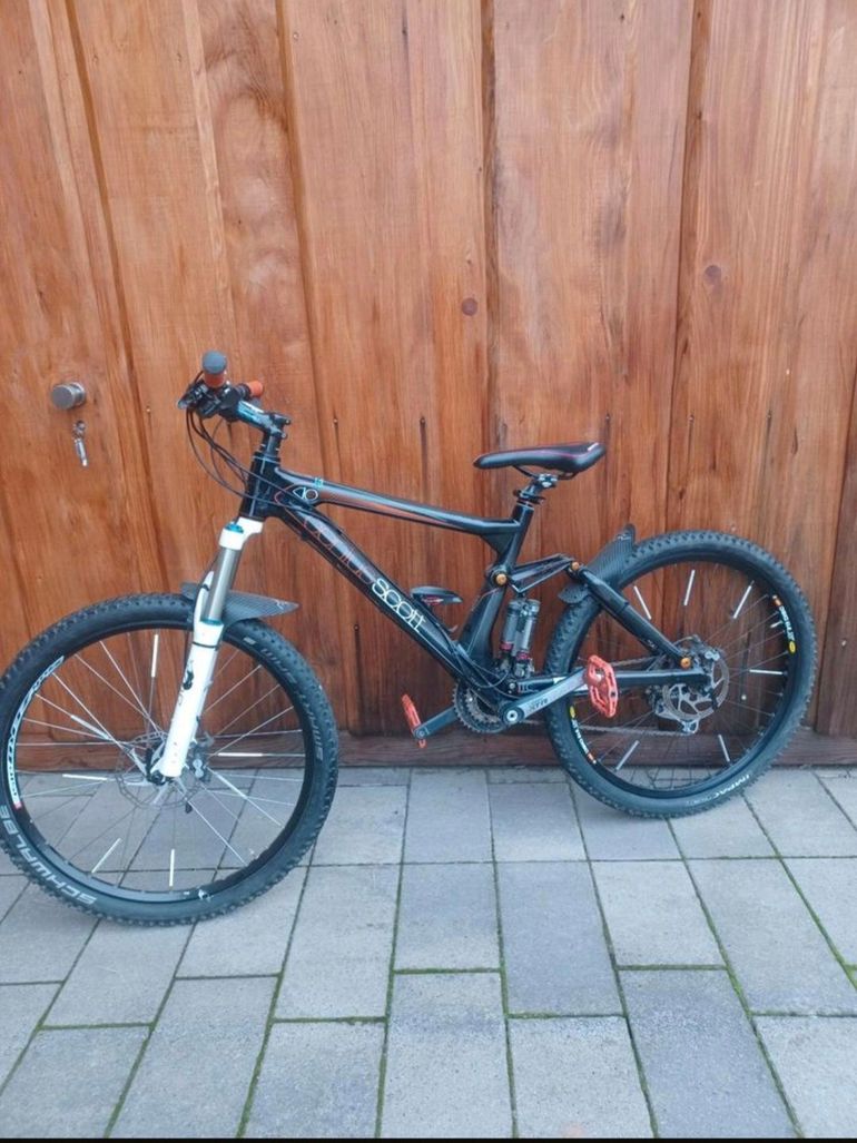 Used Scott Genius 10 2010 Mountainbike, Black — image 18 of 20