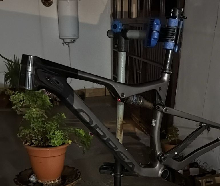 Used Orbea OIZ M10 2022 Frameset 2022 Mountainbike, Light Gray, 29 — image 1 of 5