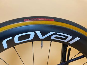Used Specialized Tarmac SL8 Pro - Shimano Ultegra Di2 2024 2024 Road & Gravel — image 9 of 18