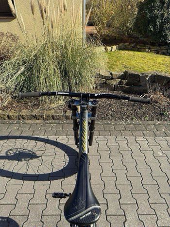 Used Commencal Furious 2019 Mountainbike, Green — image 5 of 14