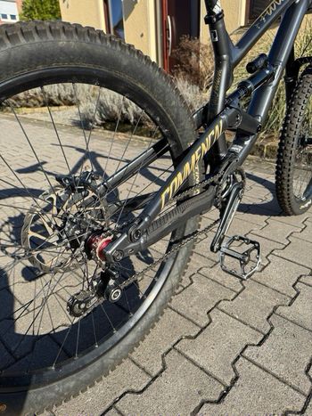 Used Commencal Furious 2019 Mountainbike, Green — image 3 of 14