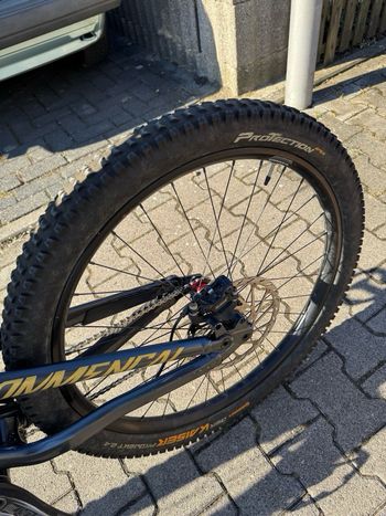 Used Commencal Furious 2019 Mountainbike, Green — image 11 of 14