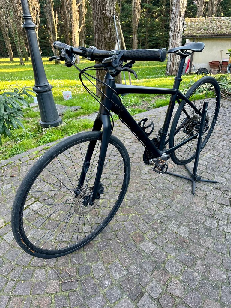 Used Scott Scott Metrix 10 2016 Road & Gravel, Black — image 1 of 7