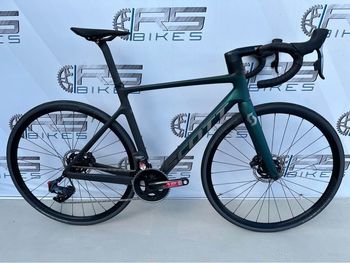 Used Scott Addict RC 20 2024 Road & Gravel, Green — image 1 of 6